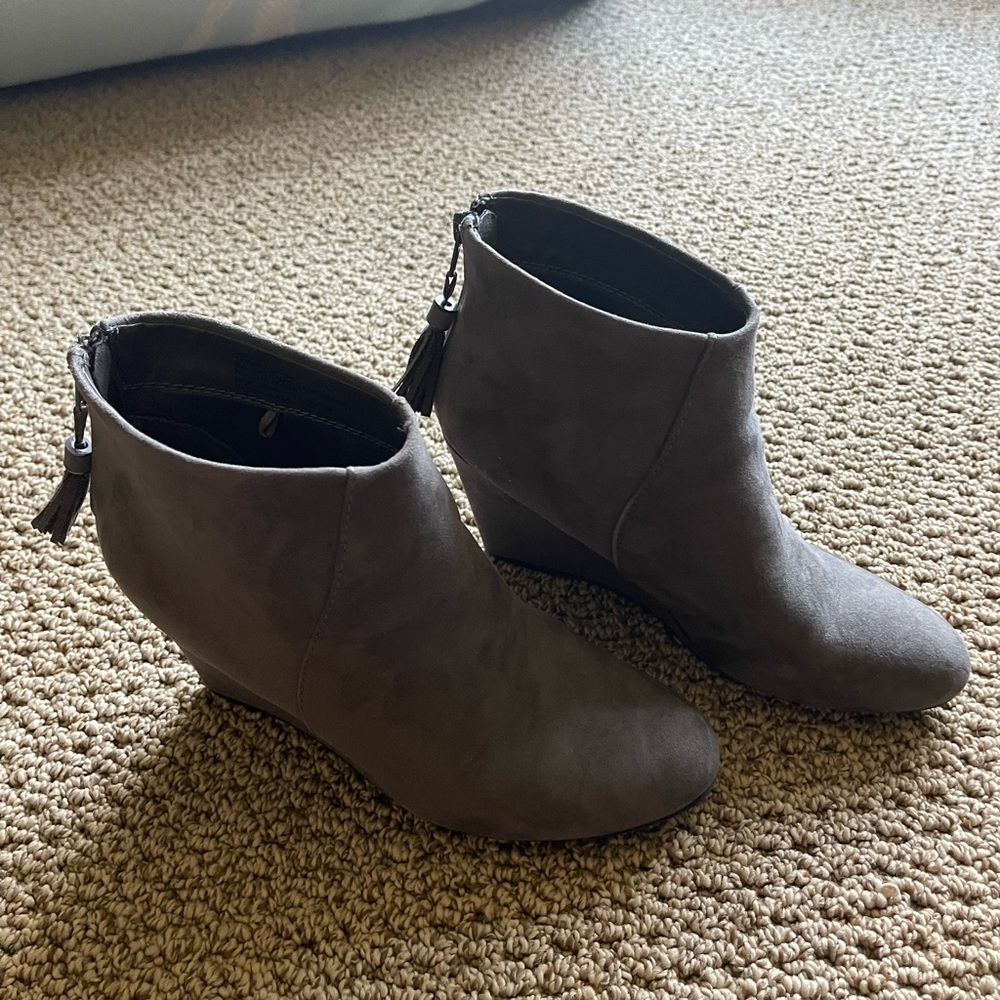 Womens Gray booties